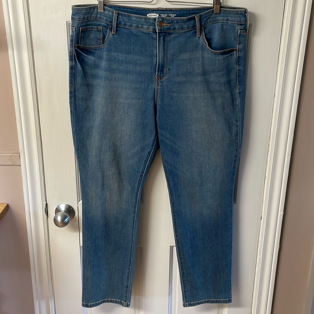Old Navy power slim straight light wash jeans women’s size 18